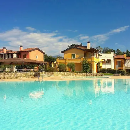 Manerba Del Garda Resort فندق