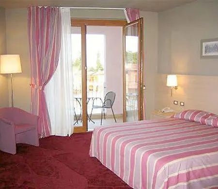 Manerba Del Garda Resort 4* مانربا ديل جاردا
